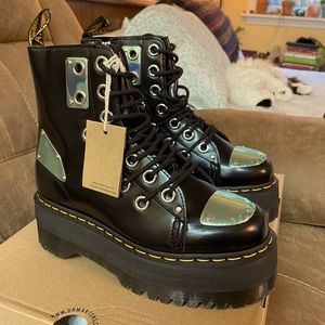 Dr. Martens (JADON MAX REBEL) (size: W9)(BRAND NEW)
